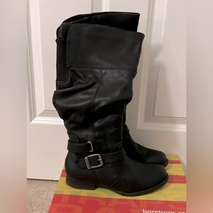 Bare traps women’s boots, very gently used.
